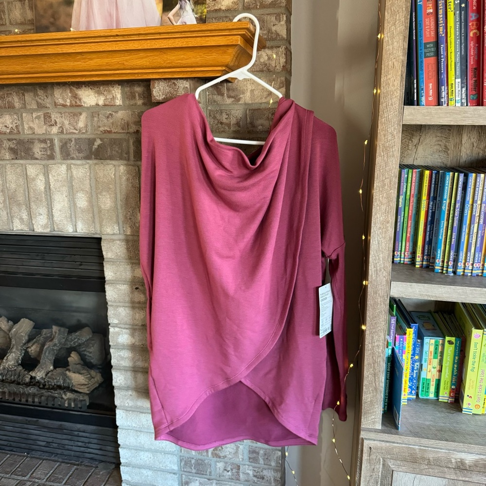Athleta Purana Wrap Size Small NWT